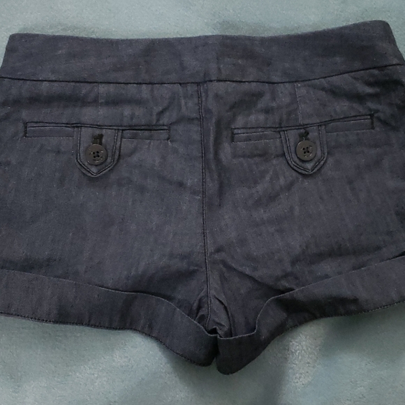 Aritzia Talula Shorts - Picture 3 of 4